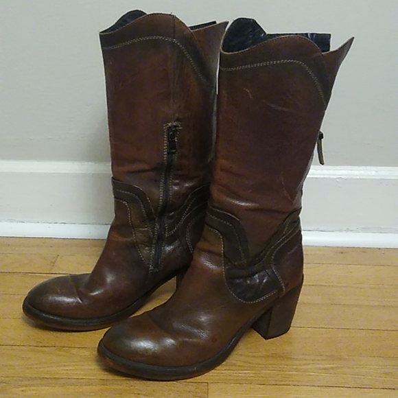Pakros Brown Leather Boots - Picture 1 of 16